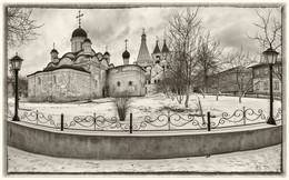 В монастыре / Серпуховской Владычний Введенский женский монастырь основан в 1360 году святителем Алексием.