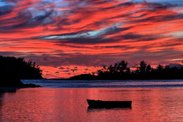 Пылающие небеса / Снимок сделан в декабре 2013 года на острове Маэ (Mahe Island)(Сейшельский архипелаг).