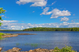 Карельские озёра / Янисъярви - озеро метеоритного происхождения, в переводе с финского &quot;Заячье озеро&quot;