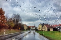Эх, путь дорожка / Деревенская церквушка в дождливую погоду