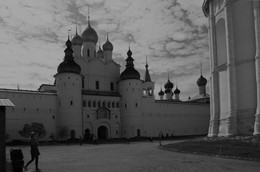 Черно-белое кино / В ростовский Кремле.