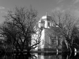 Черно-белое кино / Молдова, Гыржавский монстырь.