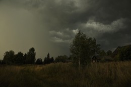 Гроза неизбежна ... / Перед грозой ...