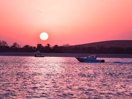 Sunset at Abu Dhabi / Романтичный закат на берегу Персидского залива.