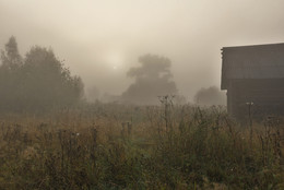 Утро выдалось туманным ... / Утро в деревне ...