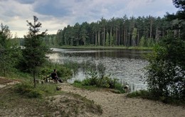 Рыбалка в непогоду / Не клюёт, погода испортилась. 30 августа к вечеру пришёл грозовой фронт, небо затянуло тучами, похолодало, лето закончилось.