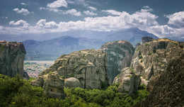 Под облаками / Метеоры, Греция