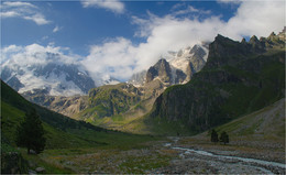 Утренняя зарисовка в горах / Приэльбрусье, Кавказ. Долина реки Адыр Суу