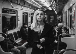 Под землёй / серия фотографий с потусторонней Кирой