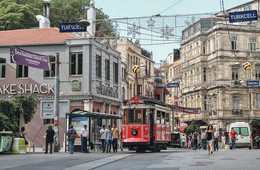 Живой, колоритный Стамбул. / Июнь 2014 год. 
© Майя Абесламидзе, Анатолий Щербак.