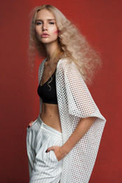 18 / photo: Марина Щеглова 
model: Мария Елькина 
ESKIMO CAREER MANAGEMENT OMSK 
dress: шоппинг-студия ЛYК 
muah &amp; hair: Beauty room Elen Mari 
location: GAS - GRACE ART STUDIO