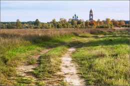 Дорога в Шапкино / Россия. Ивановская обл. Село Шапкино. 
Церковь Рождества Пресвятой Богородицы 

сентябрь 2016