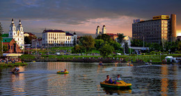 Упоительный вечер / В центре города на реке Свислочь в Минске