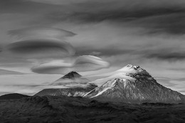 Лентикуляры / Камчатка. Природный парк «Ключевской»
Лентикулярные облака над вулканами Ключевской и Камень
Фототур «Земля медведей» http://ratbud.livejournal.com/23309.html