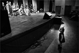 &nbsp; / в театре