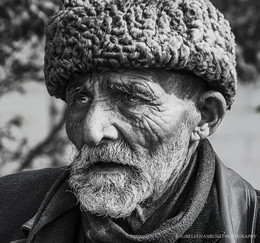 Старик / На празднике Граната в г.Гёйчай, спонтанный портрет пожилого дедушки.