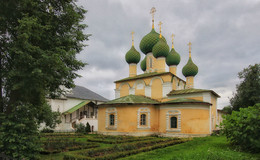 Предтеченская церковь Алексеевского монастыря в Угличе. / ***