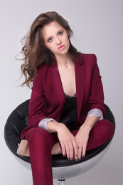  / Nina work style