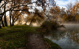 Осень в городском парке / HDR
