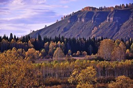 Осенний сон / Вид на Катунские утёсы.Фотография сделана в Горной Шории.