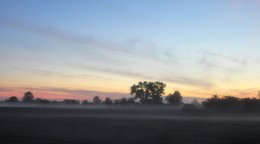 утренний туман / сентябрь, утро раннее, деревня, туман везде