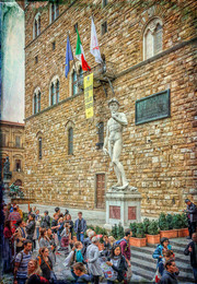 Piazza della Signoria / A reproduction of Michelangelo's statue David—The original is housed in the Accademia di Belle Arti Firenze