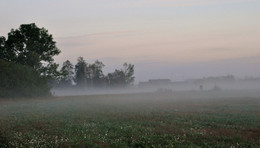 скоро будет солнце / октябрь, утро, туман, за деревней