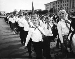 День пионерии. / Снимок сделан в 70-е годы. Курган, площадь им. В.И.Ленина