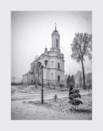 &nbsp; / Церковь Рождества Пресвятой Девы Марии — католический храм, находящийся на Рыночной площади в историческом центре города Заславля, Белоруссия.