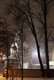 С наступающим! / Храм подворья во имя Казанской иконы Божьей матери освещен по специальному проекту. Петербург, 2014 г.