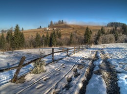 Морозное утро / Вид со склонов гор вблизи села Лазещина (Закарпатье). Ноябрь 2016 г.