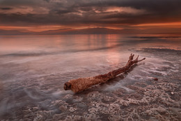 Пасмурный рассвет / Декабрь, Мёртвое море, рассвет.