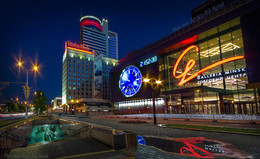 магазин …за 150 лимонов / Зеленый вход в Galleria-Minsk, для особо приближенных клиентов.
Открытие торгово-развлекательного центра Galleria Minsk