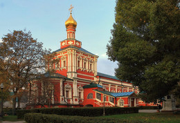 Успенская церковь Новодевичьего монастыря. / ***