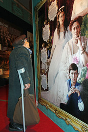 Уроки столетия. / [img]http://rasfokus.ru/upload/comments/c5ed24bd075e21c58d53f499fb2888c5.jpg[/img][img]http://rasfokus.ru/upload/comments/daa77809d371c4ec72910ed17202bbb5.jpg[/img]Познаем историю на выставке &quot;Уроки столетия 1917-2017г&quot; в ДонЭкспо Ростов-на-Дону