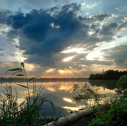Рассвет на Днепре / Днепропетровск, набережная, вид на Монастырский остров, рассвет
