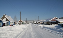 Улочки зимней деревеньки / Одна из улиц в деревеньке.