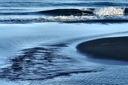 &quot;Автограф Тихого океана&quot; / Тихий океан. Волна. Песок.