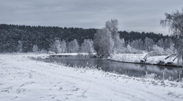 Зимняя река / Недалеко от Минска, река Свислочь.