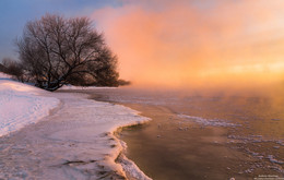 Туман над рекой.. / Город Дубна, берег реки Волга. 
26 января.