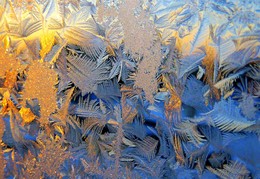 Замороженная пятница / Утреннее солнце за морозным окном