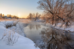 Зимнее морозное утро. / река Листвянка.