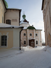 На улицах Кирилло-Белозерского / Кирилло-Белозерский монастырь, храм преподобного Кирилла Белозерского.