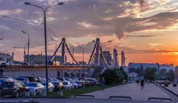 Вечером, возле Крымского моста / Москва