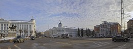 Тверь. Советская площадь. / Слева памятник Михаилу Ярославичу (князю Тверскому)