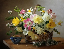 Навстречу весне / весна, цветы, тюльпаны, натюрморт