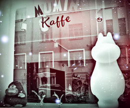 Сквозь стекло / Милое кафе в Хельсинки