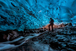 По ледяными сводами / Пещера ледника Брейдамеркурйокуль (Breidamerkurjokull)