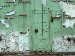 Почти по Уэллсу: Маленькая зеленая дверь в стене. / Шел как-то по старой Казани...
