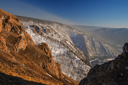 Торгашинский хребет / Окрестности города Красноярск, Торгашинский хребет - южный склон, практически очистившийся от снега, остальные склоны еще в снегу .